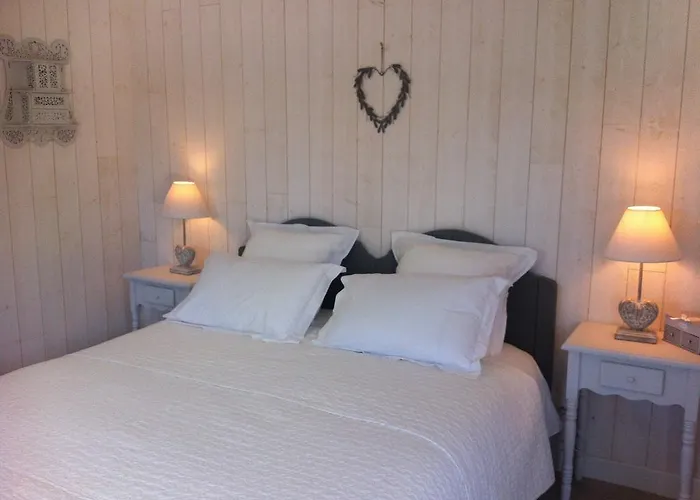 D'hotes Le Mont D'anon Nocleg ze śniadaniem 3*